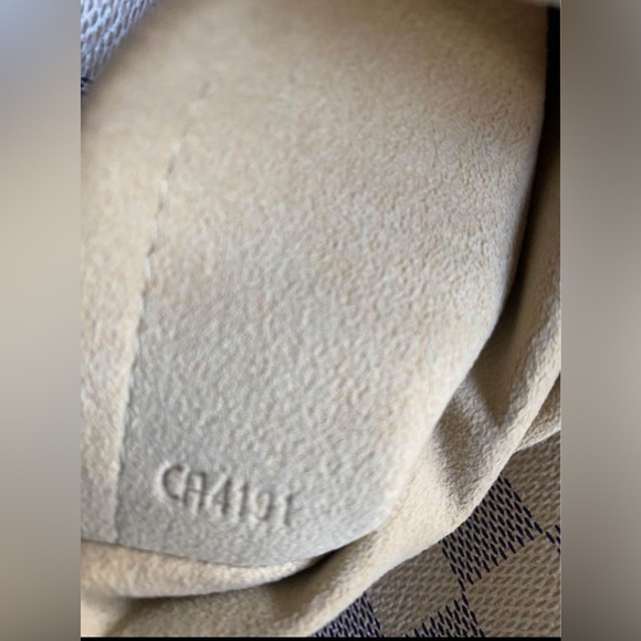 Authentic Louis Vuitton Artsy Handbag Damier MM - Picture 4 of 12